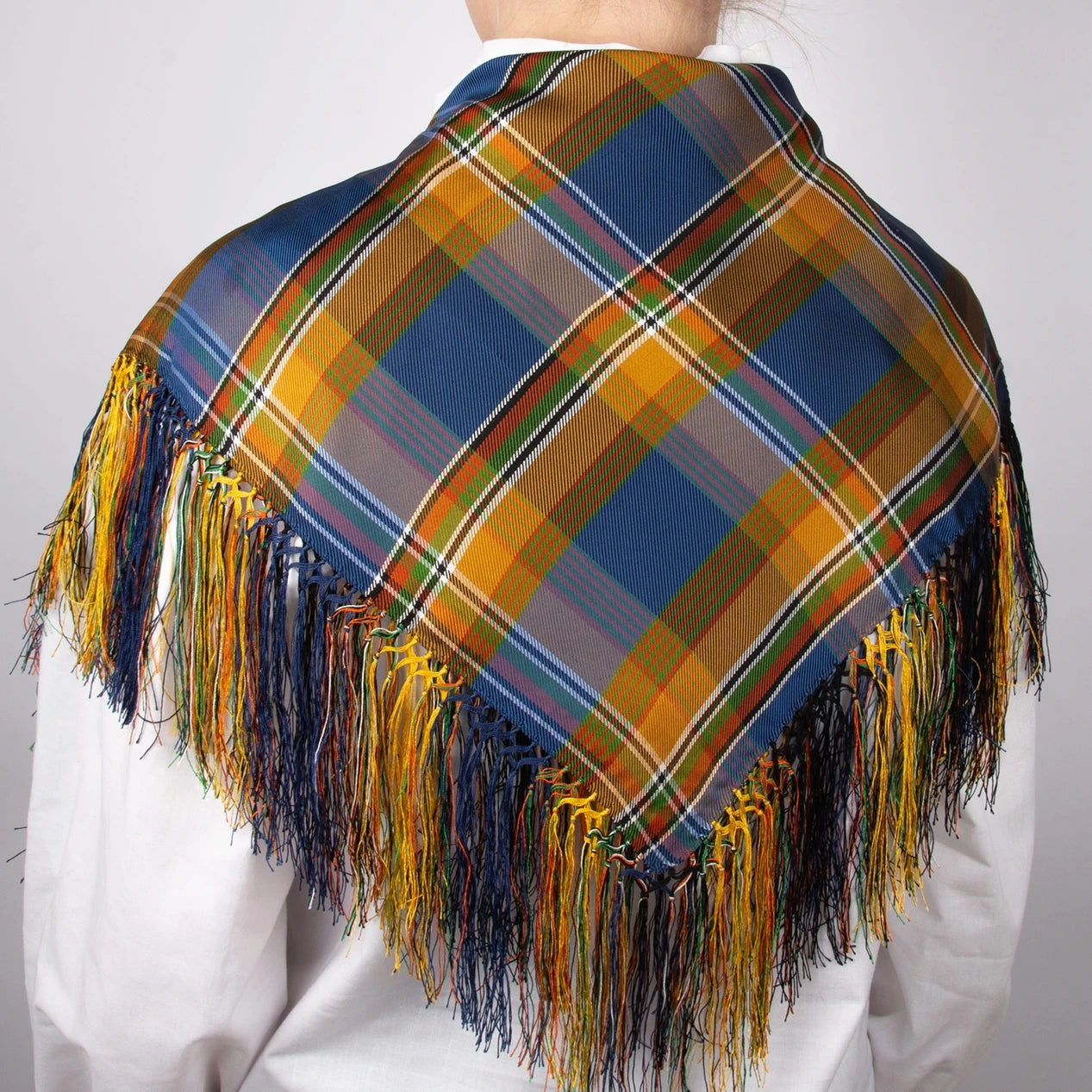 Siri Nordland Silkeskjerf Frynset  ⎮  65x65cm  ⎮  Blå Oransje