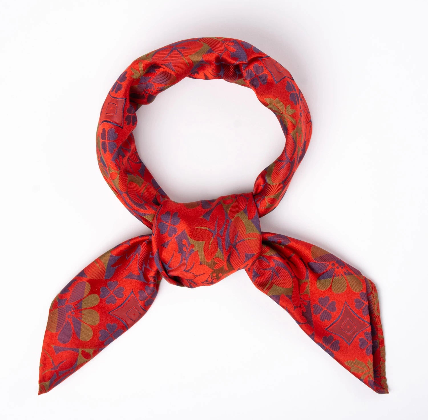 Kløvereng Silkeskjerf  ⎮  124