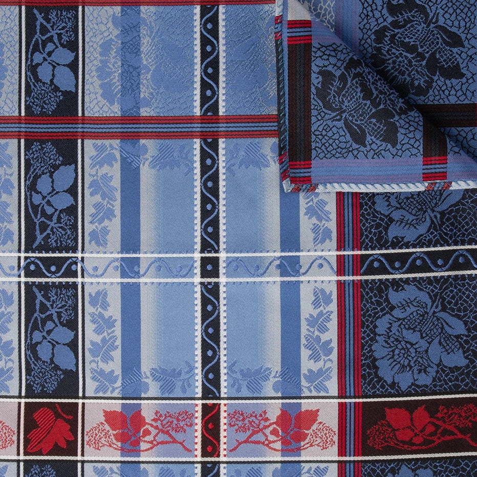 Eufemia Silkeskjerf ⎜ 01