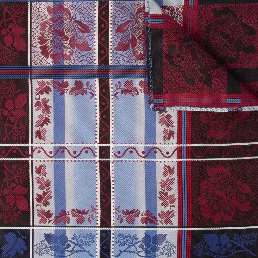 Eufemia Silkeskjerf ⎜ 03