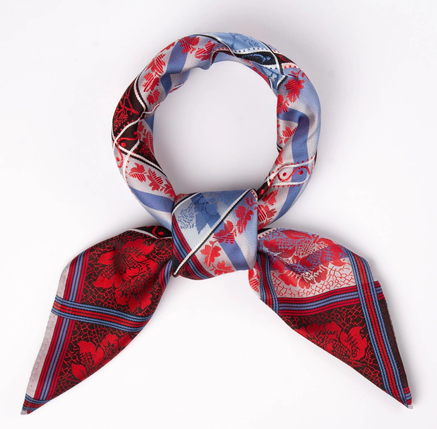 Eufemia Silkeskjerf ⎜ 04