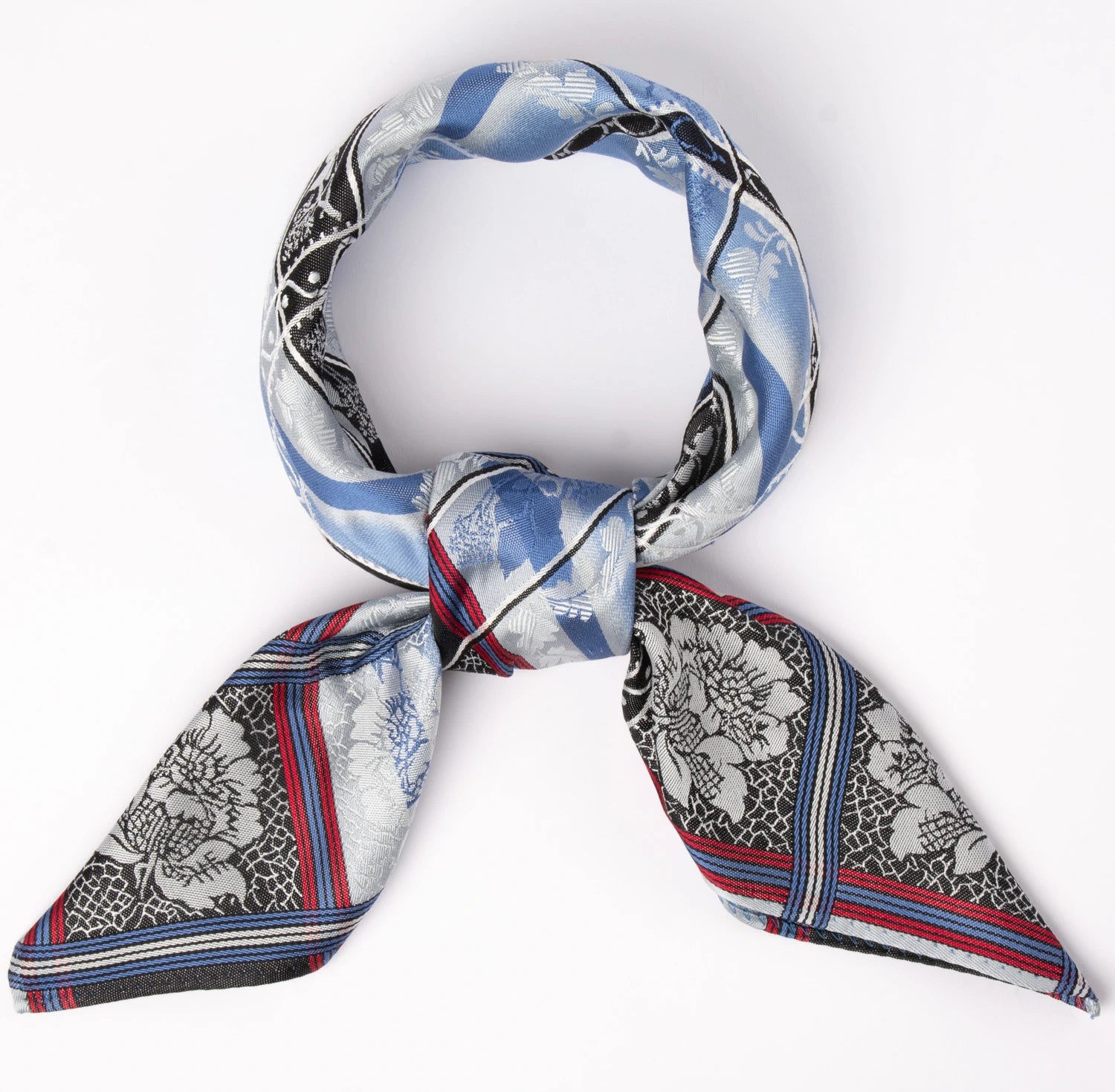 Eufemia Silkeskjerf ⎜ 09