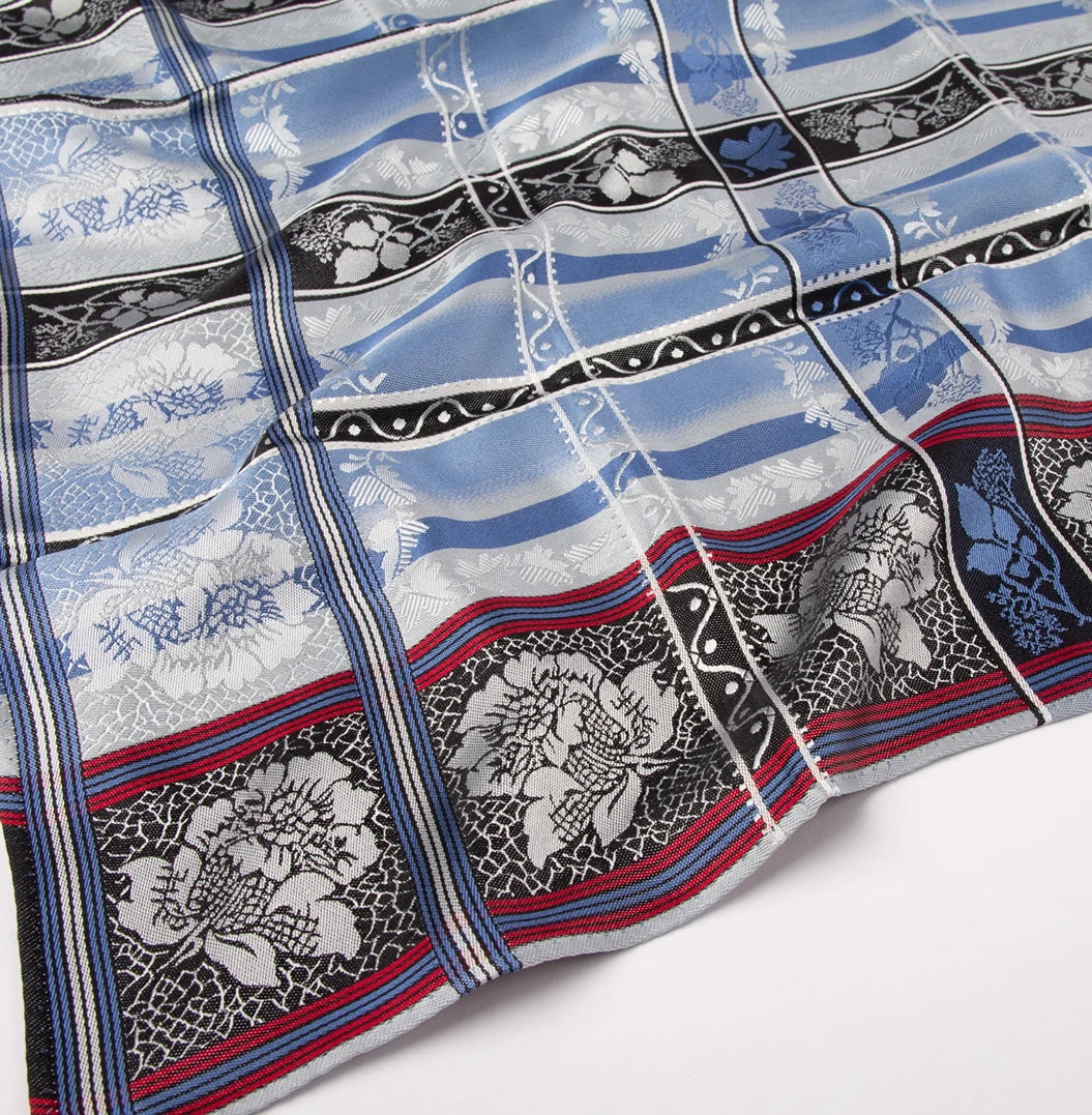 Eufemia Silkeskjerf ⎜ 09