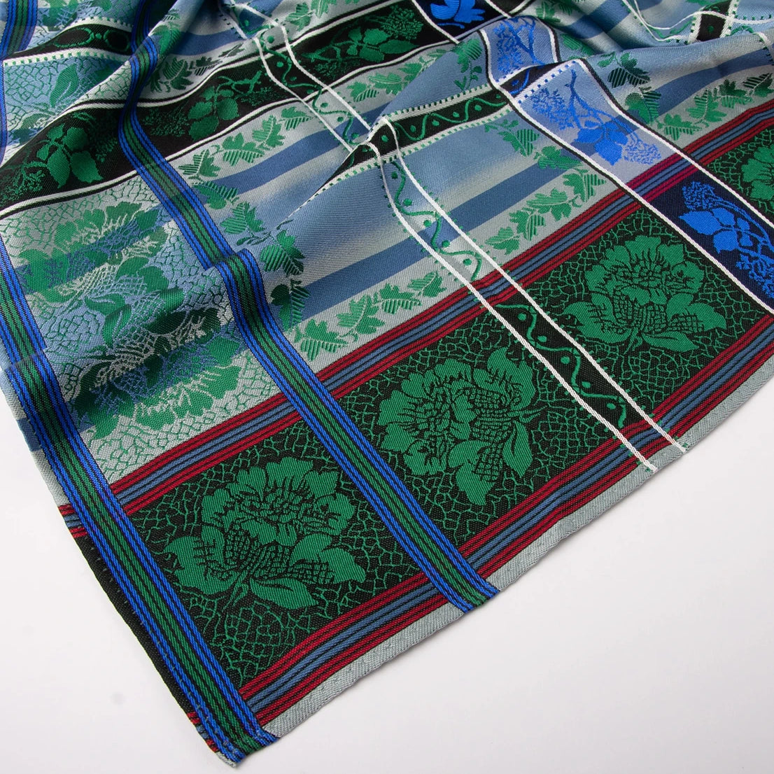 Eufemia Silkeskjerf ⎜ 10