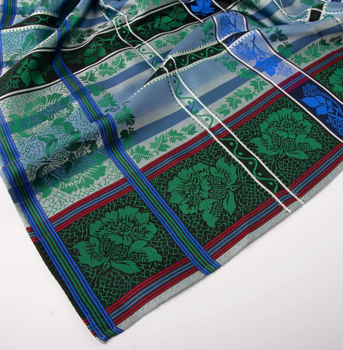 Eufemia Silkeskjerf ⎜ 10