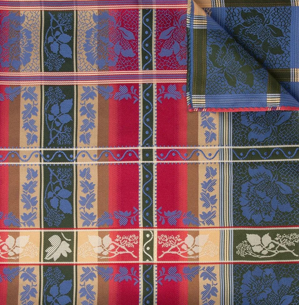 Eufemia Silkeskjerf ⎜ 31