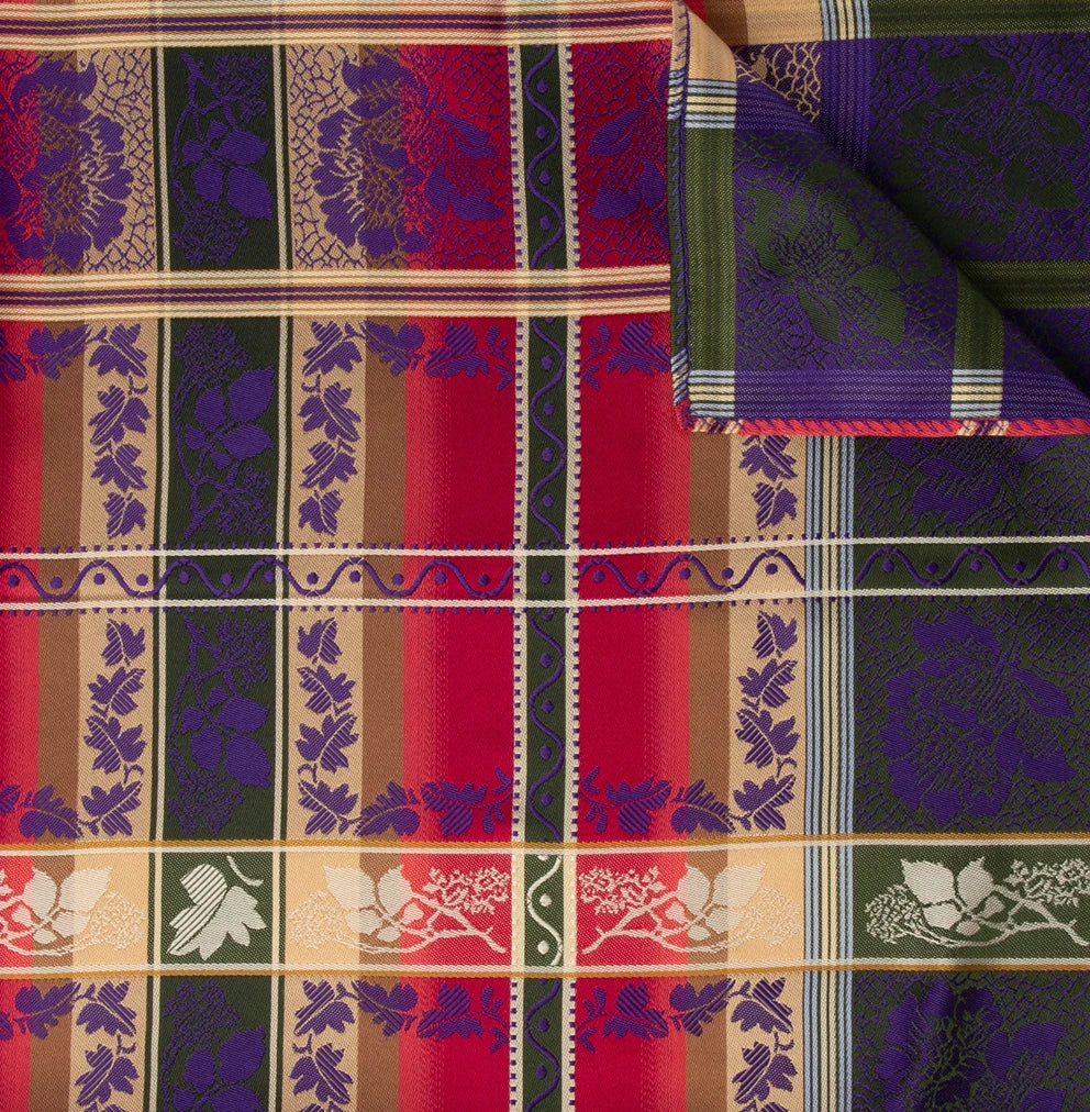 Eufemia Silkeskjerf ⎜ 37