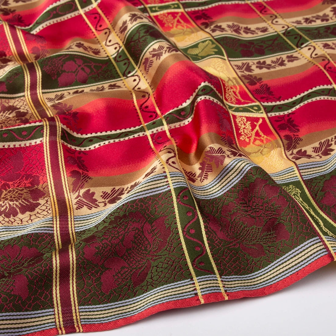 Eufemia Silkeskjerf ⎜ 47