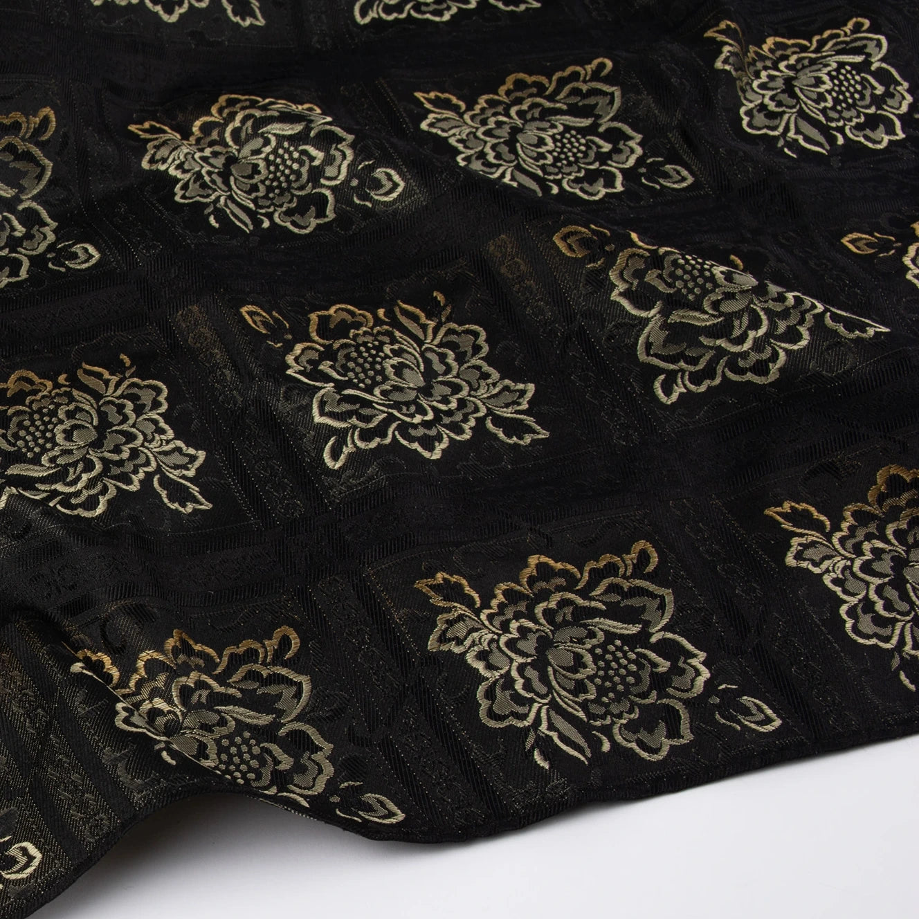 Evita Silkeskjerf  ⎮  2