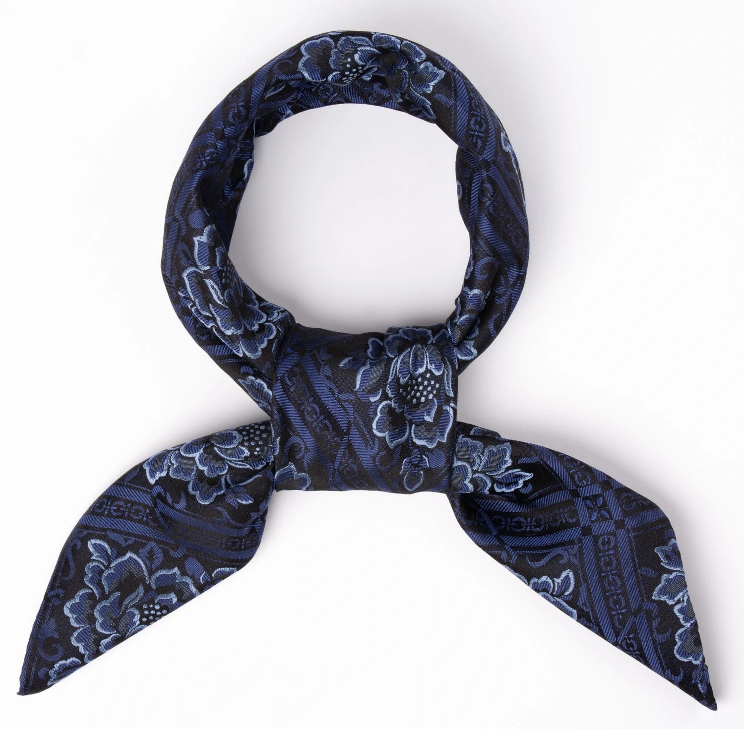 Evita Silkeskjerf  ⎮  12