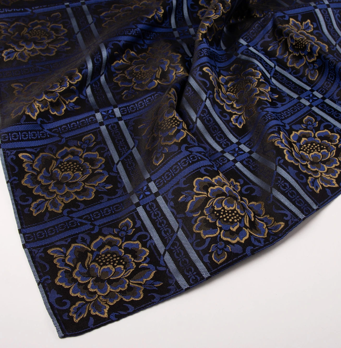 Evita Silkeskjerf  ⎮  20