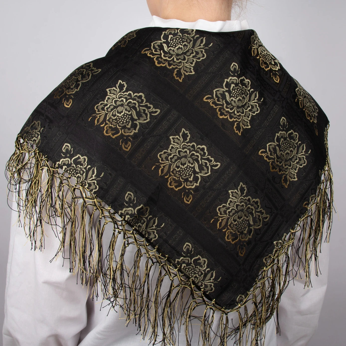 Evita Silkesjal Frynset  ⎮  75x75cm  ⎮  2