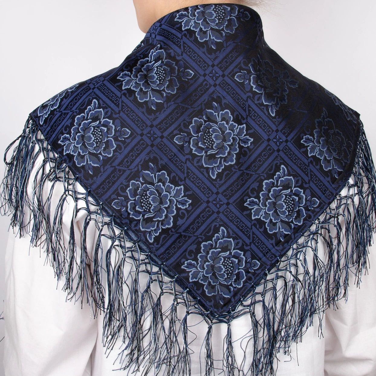 Evita Silkesjal Frynset  ⎮  75x75cm  ⎮  12