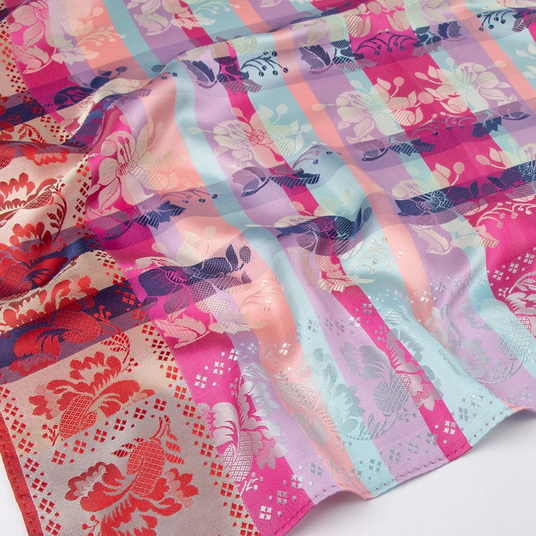 Gabriella Silkeskjerf ⎜ 03