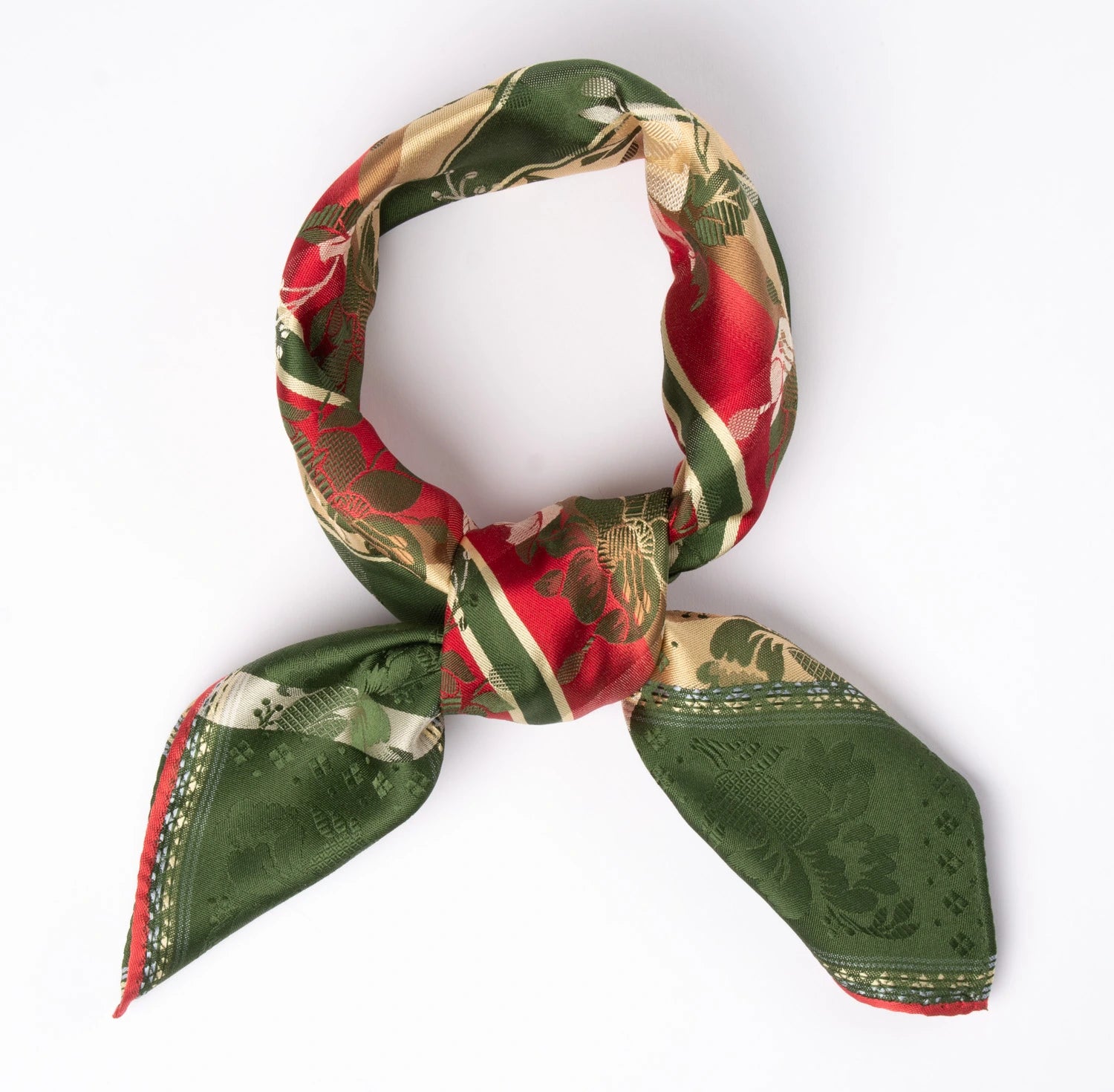 Gabriella Silkeskjerf ⎜ 30