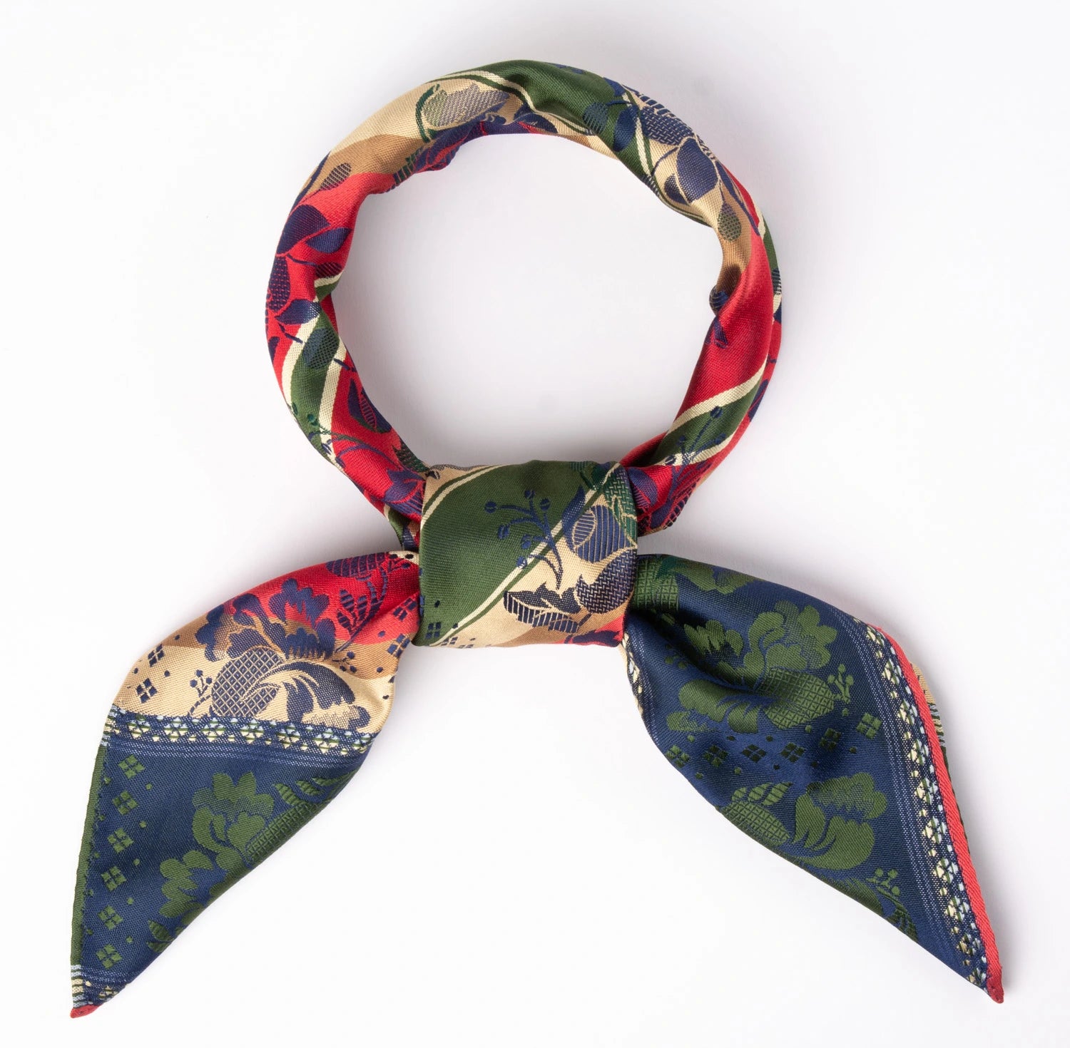 Gabriella Silkeskjerf ⎜ 36