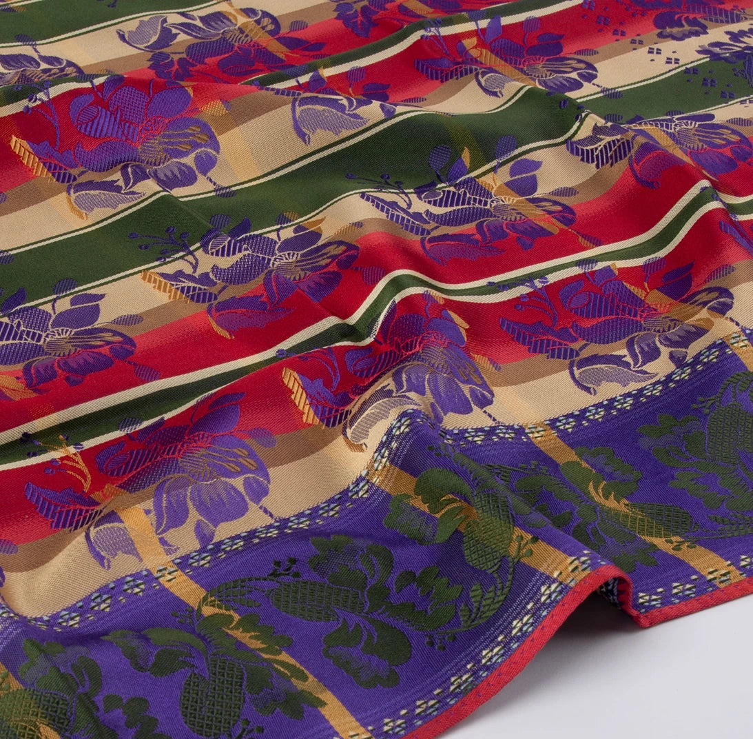 Gabriella Silkeskjerf ⎜ 37