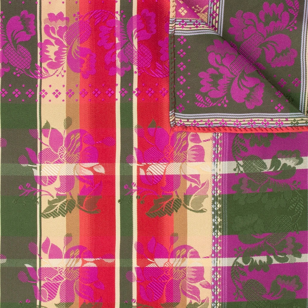 Gabriella Silkeskjerf ⎜ 38