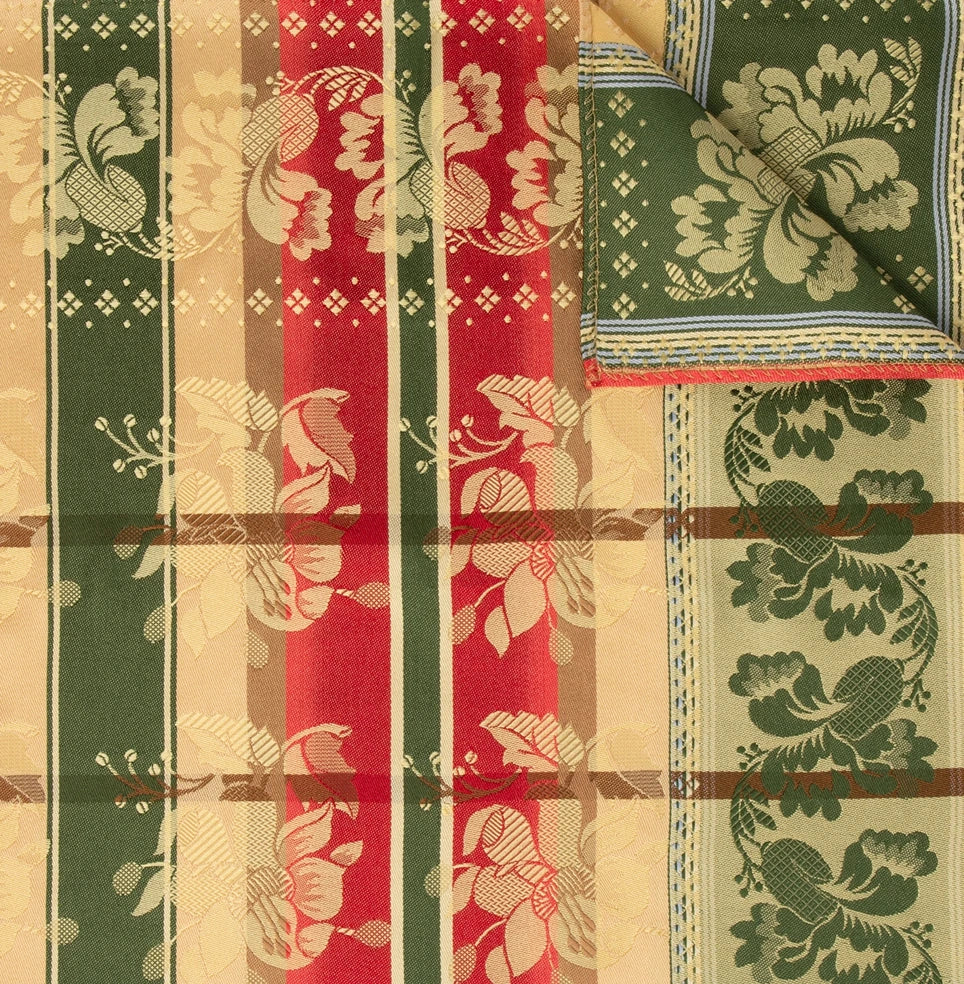 Gabriella Silkeskjerf ⎜ 39