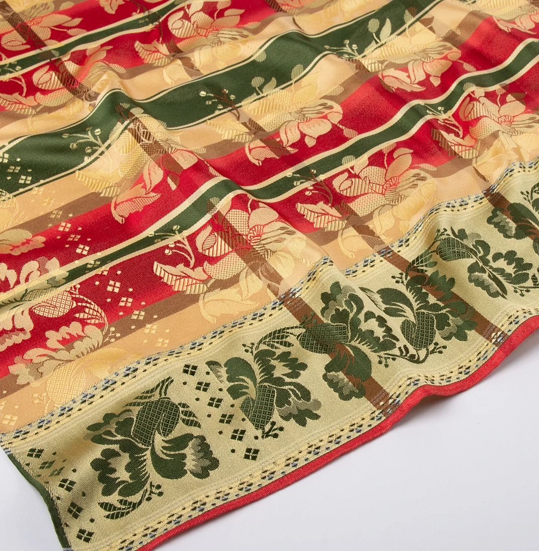 Gabriella Silkeskjerf ⎜ 39