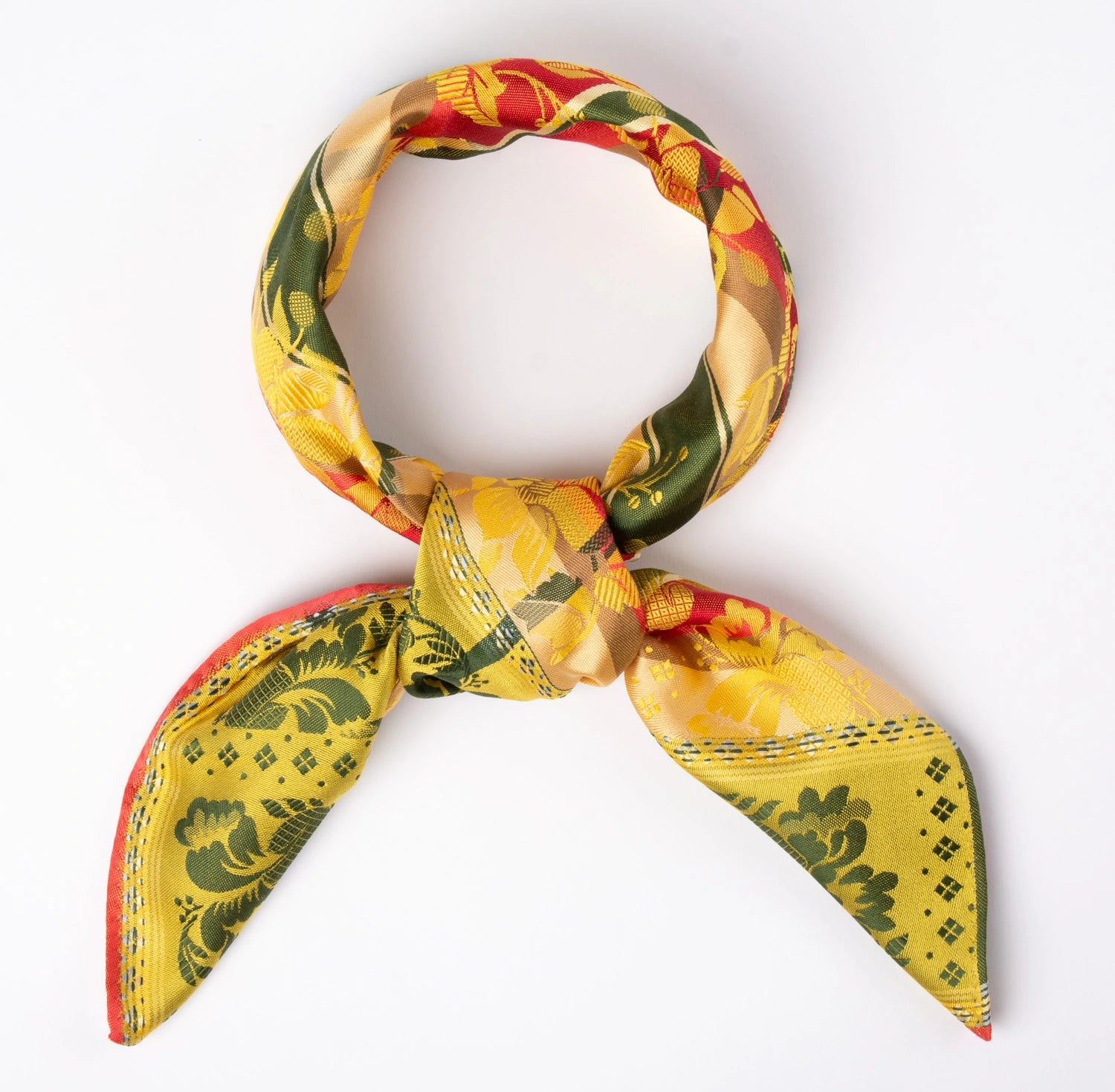 Gabriella Silkeskjerf ⎜ 42