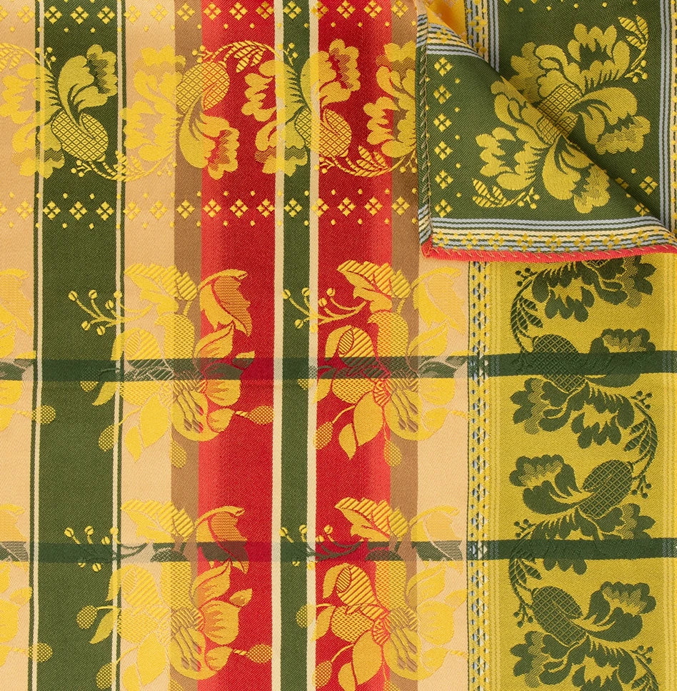 Gabriella Silkeskjerf ⎜ 42