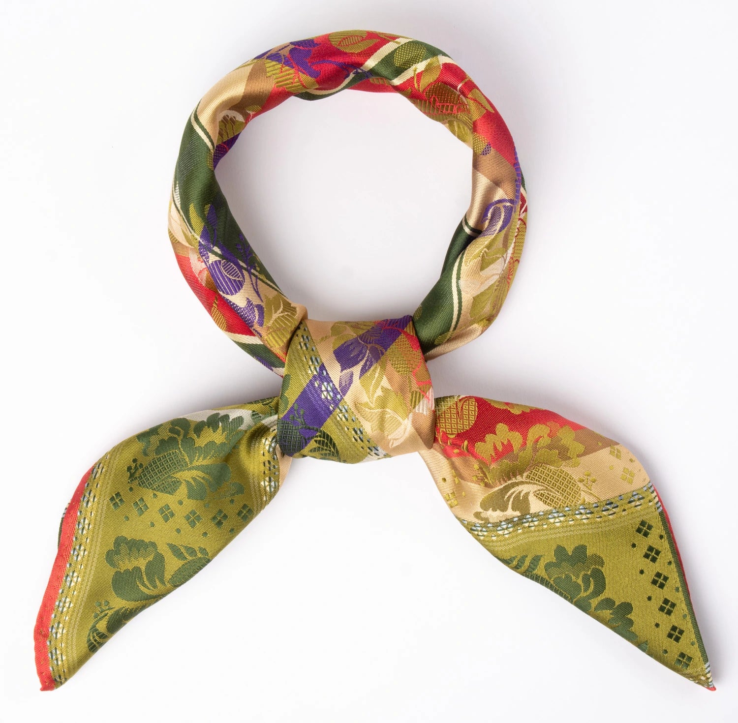 Gabriella Silkeskjerf ⎜ 46