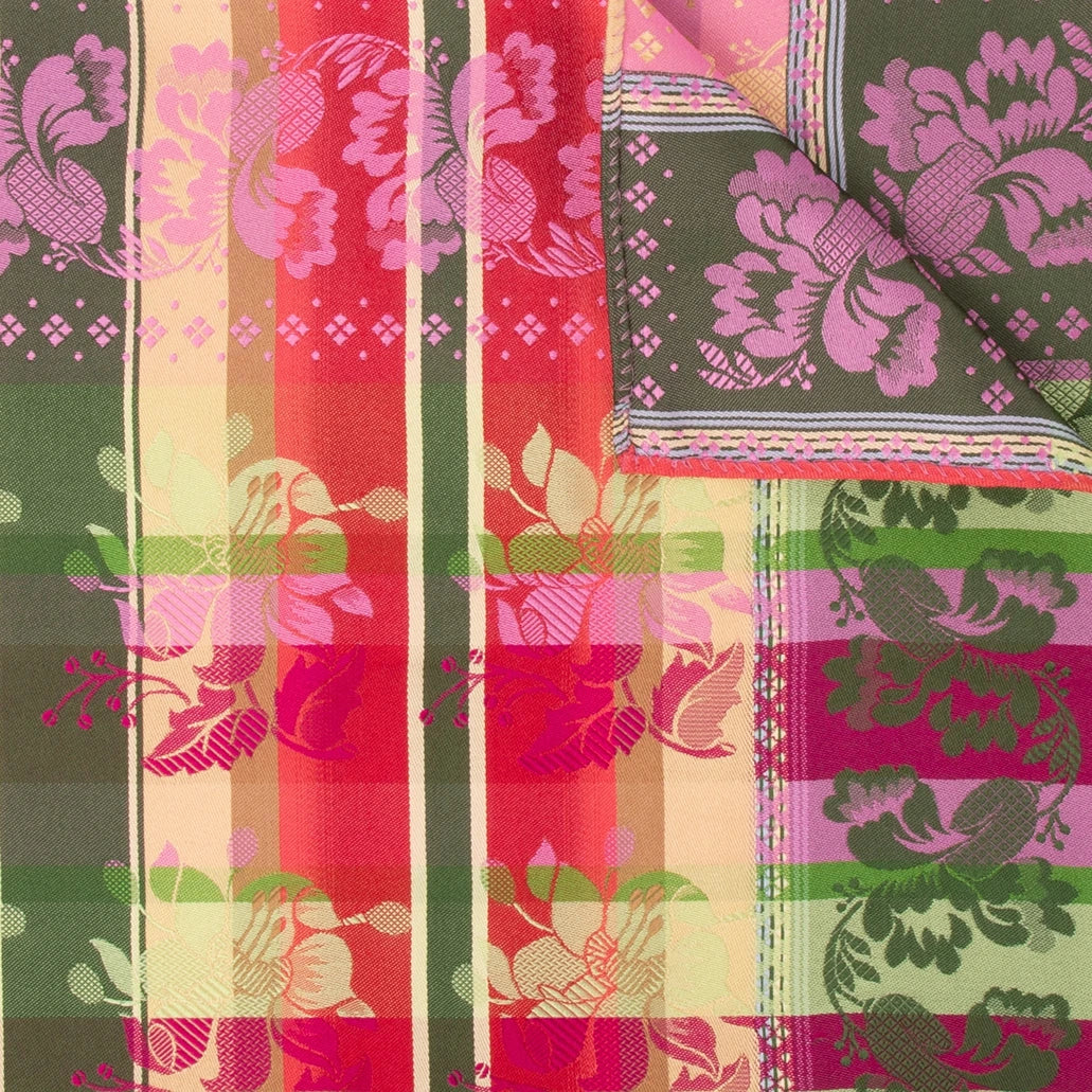 Gabriella Silkeskjerf ⎜ 53