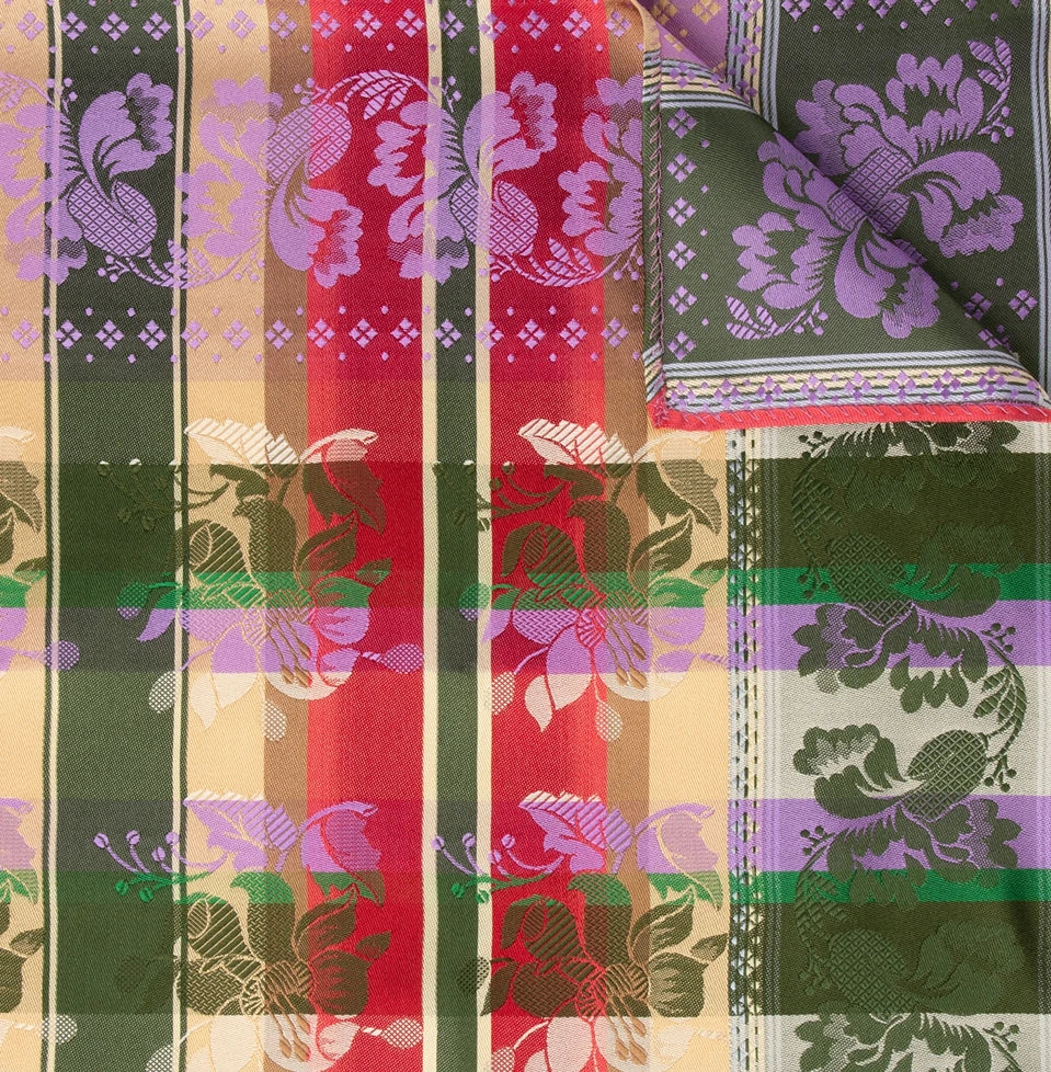 Gabriella Silkeskjerf ⎜ 56