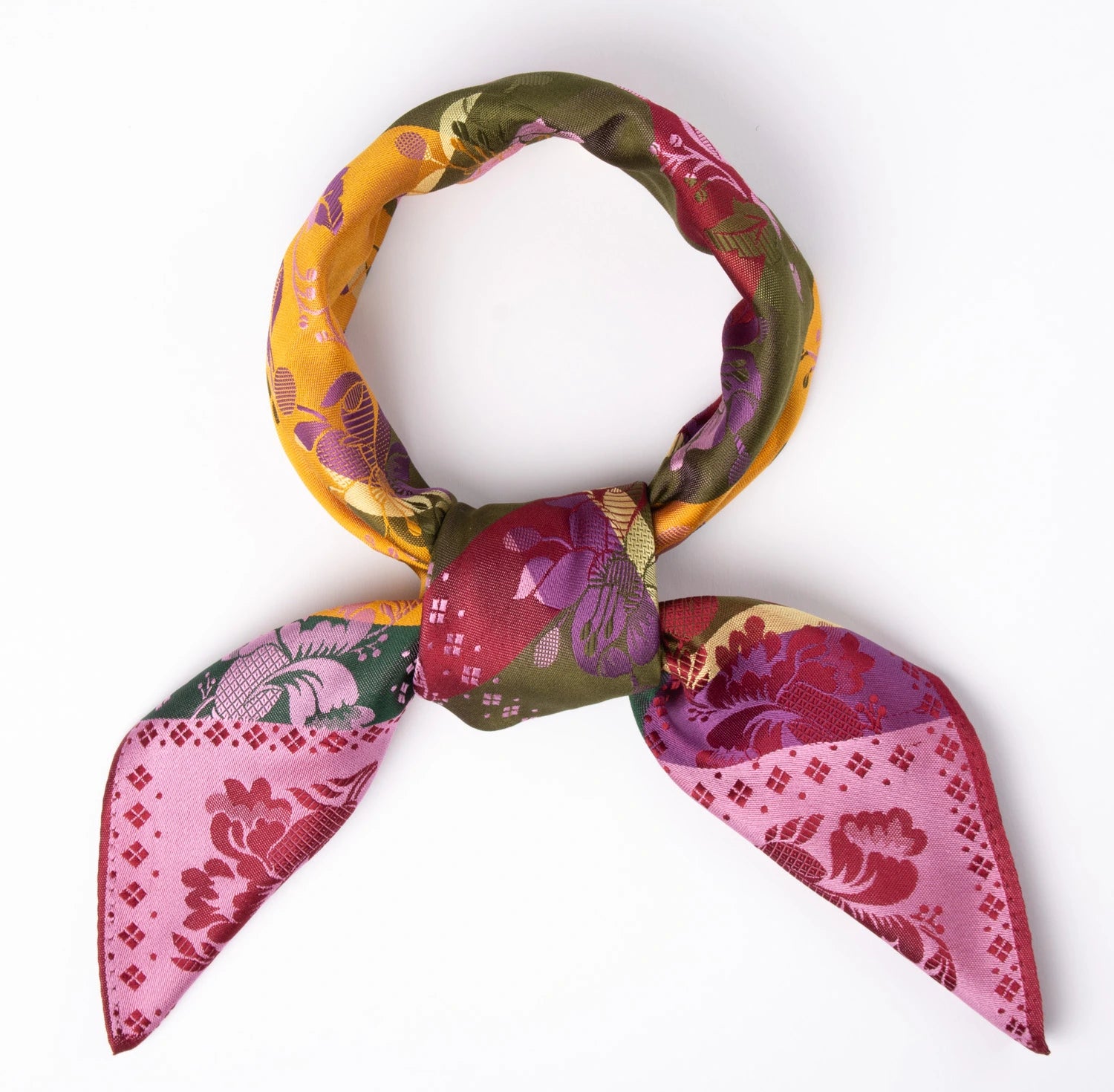 Gabriella Silkeskjerf ⎜ 402