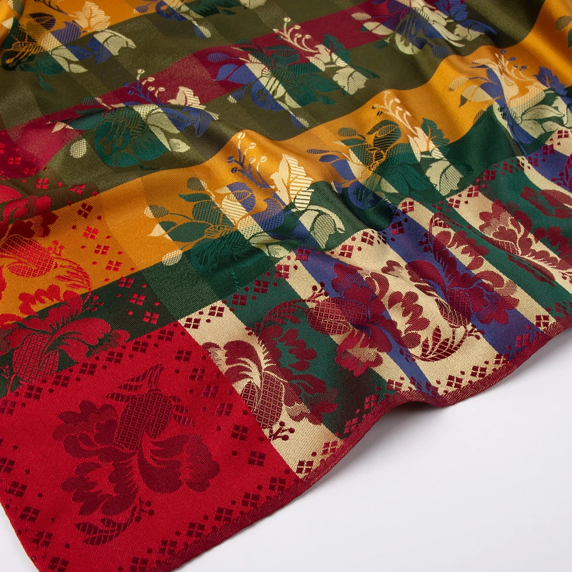 Gabriella Silkeskjerf ⎜ 404