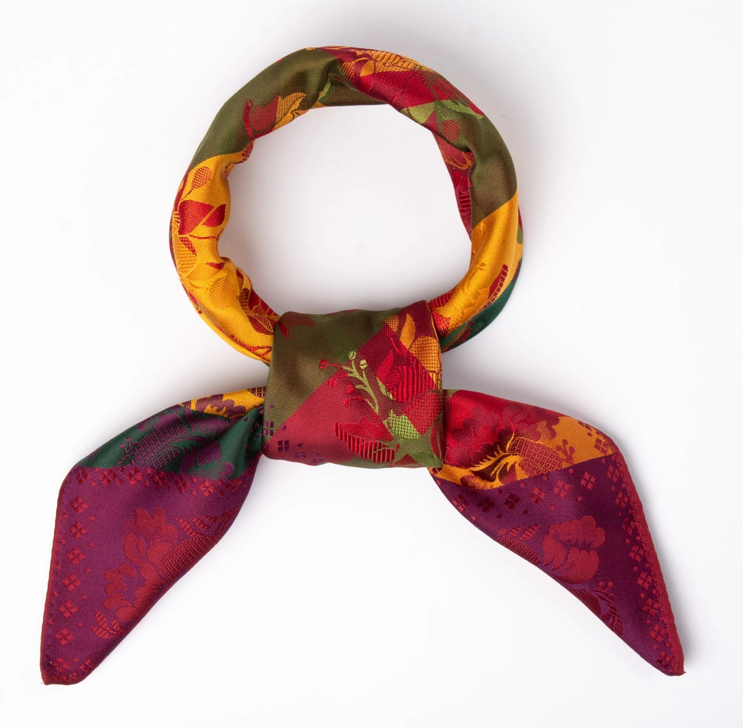 Gabriella Silkeskjerf ⎜ 405