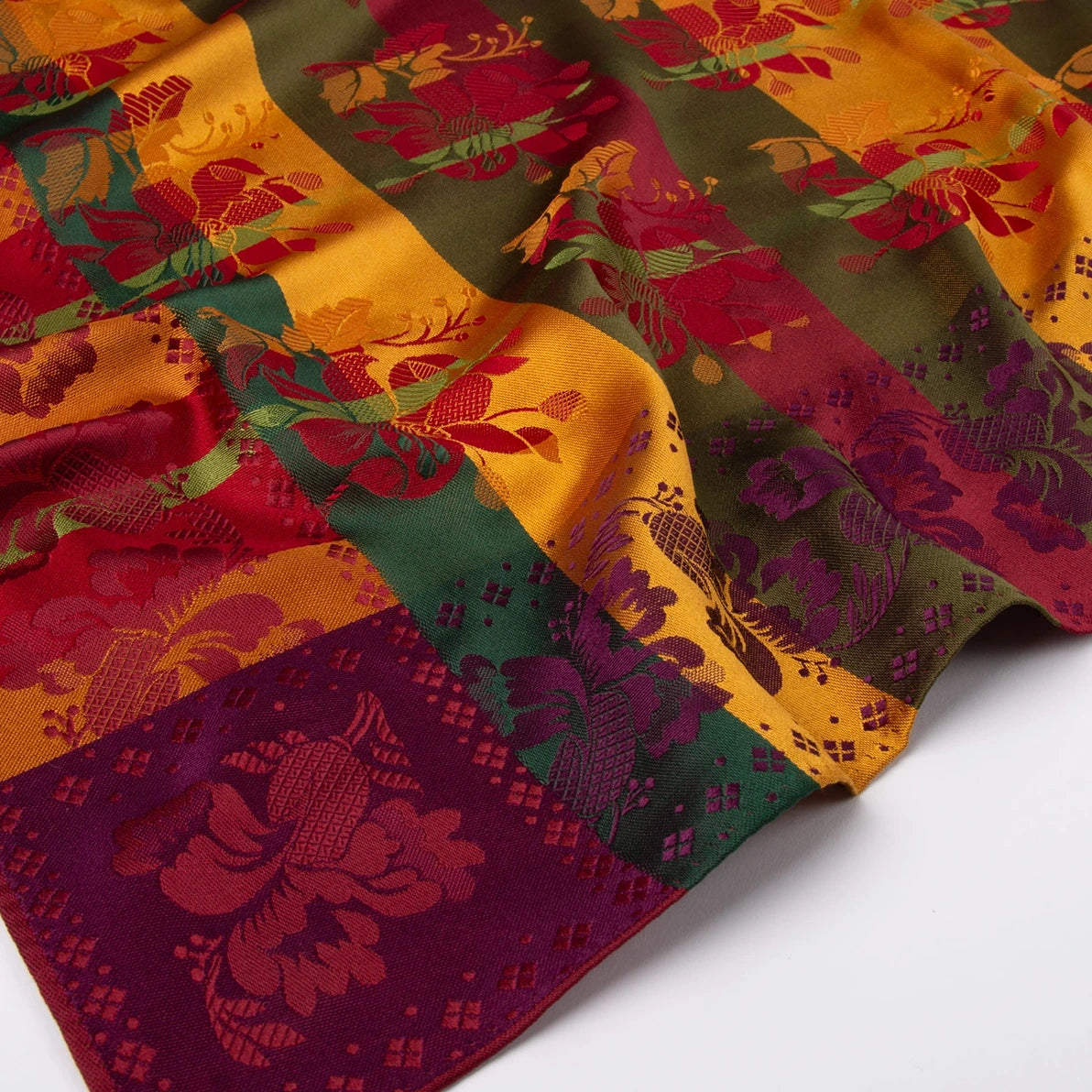 Gabriella Silkeskjerf ⎜ 405