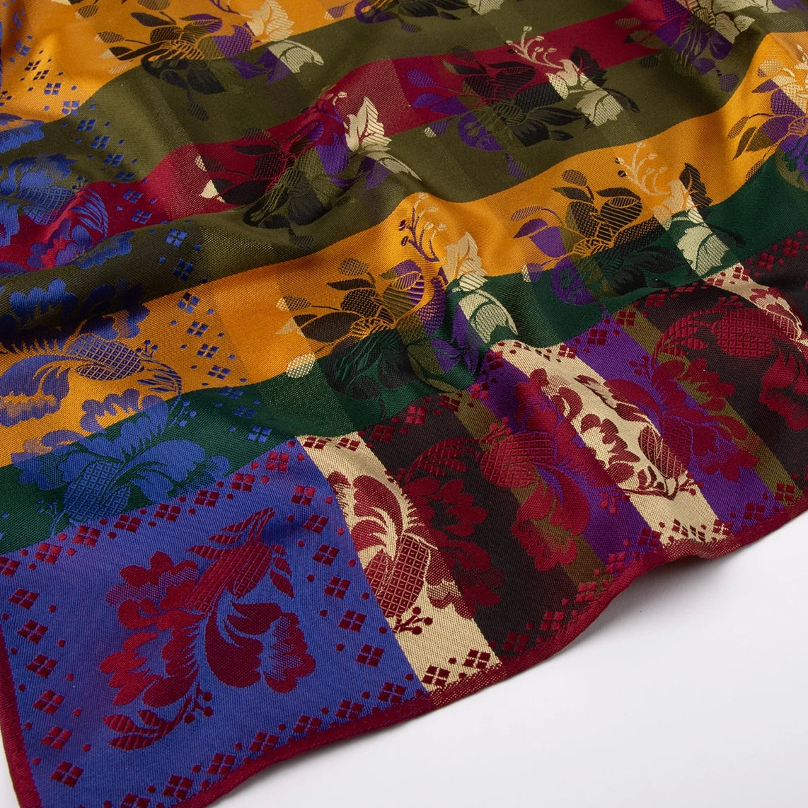 Gabriella Silkeskjerf ⎜ 410