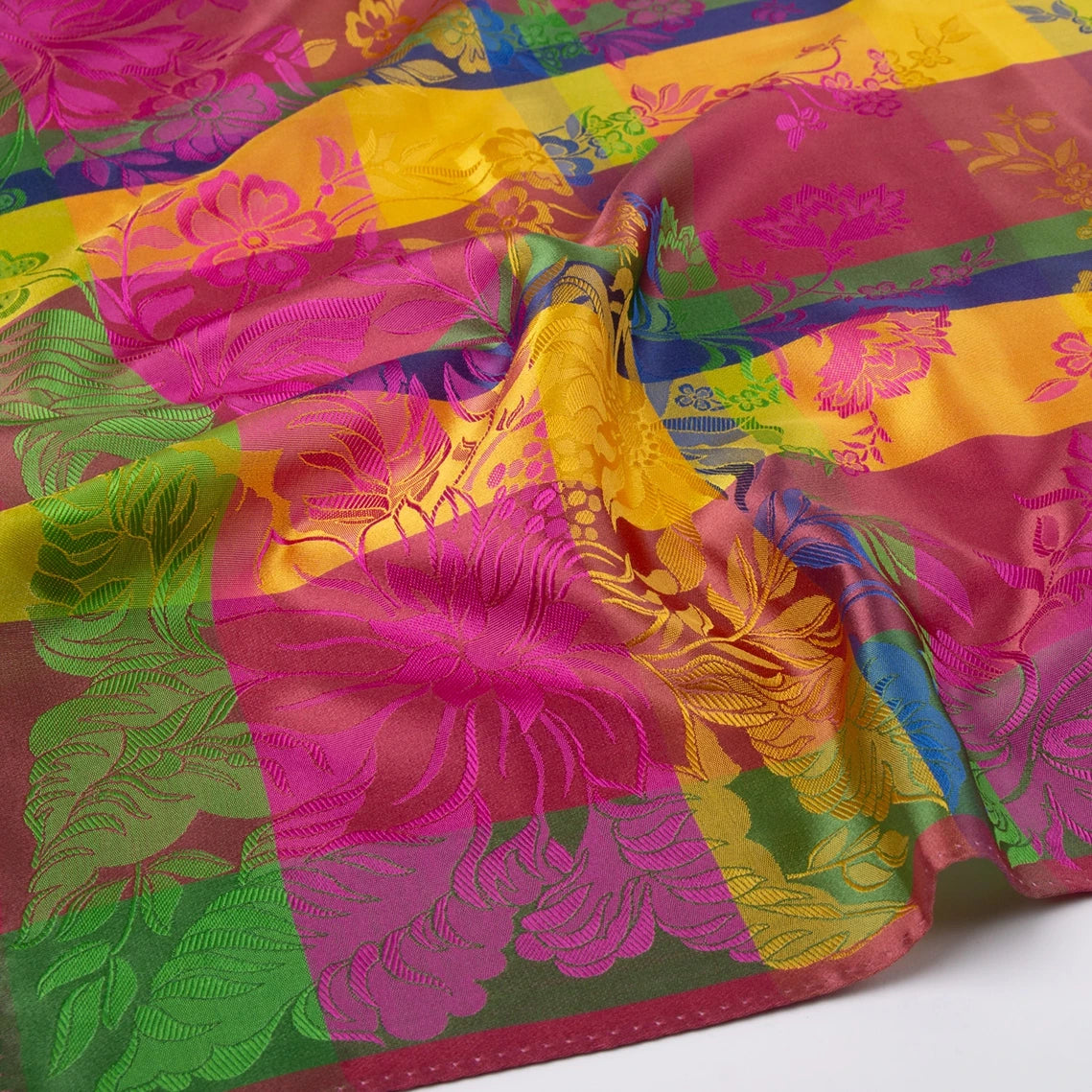 Almoge Silkeskjerf  ⎮  6