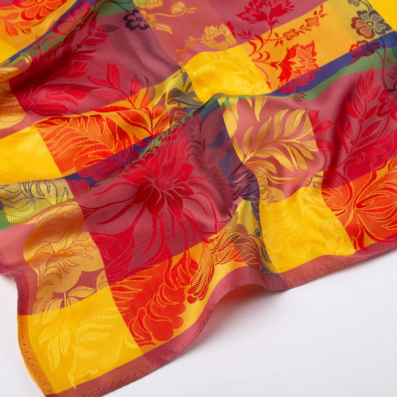 Almoge Silkeskjerf  ⎮  7