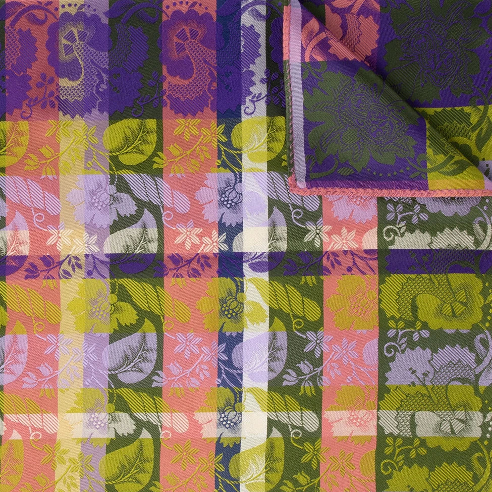 Estelle Silkeskjerf  ⎮  23