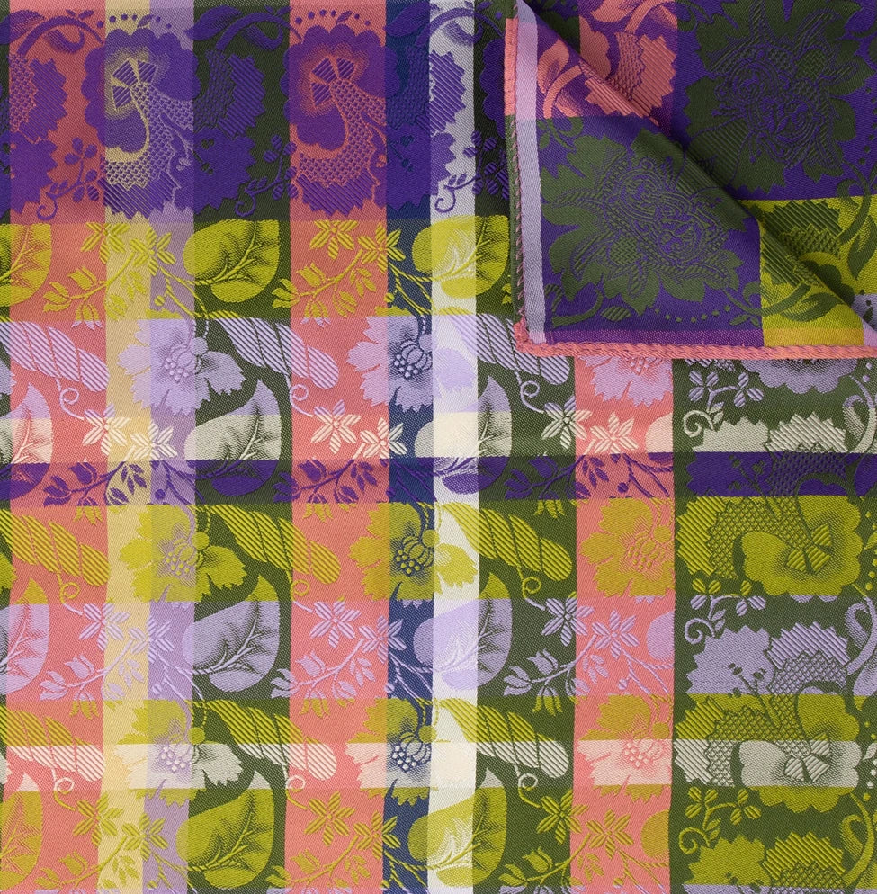 Estelle Silkeskjerf  ⎮  23