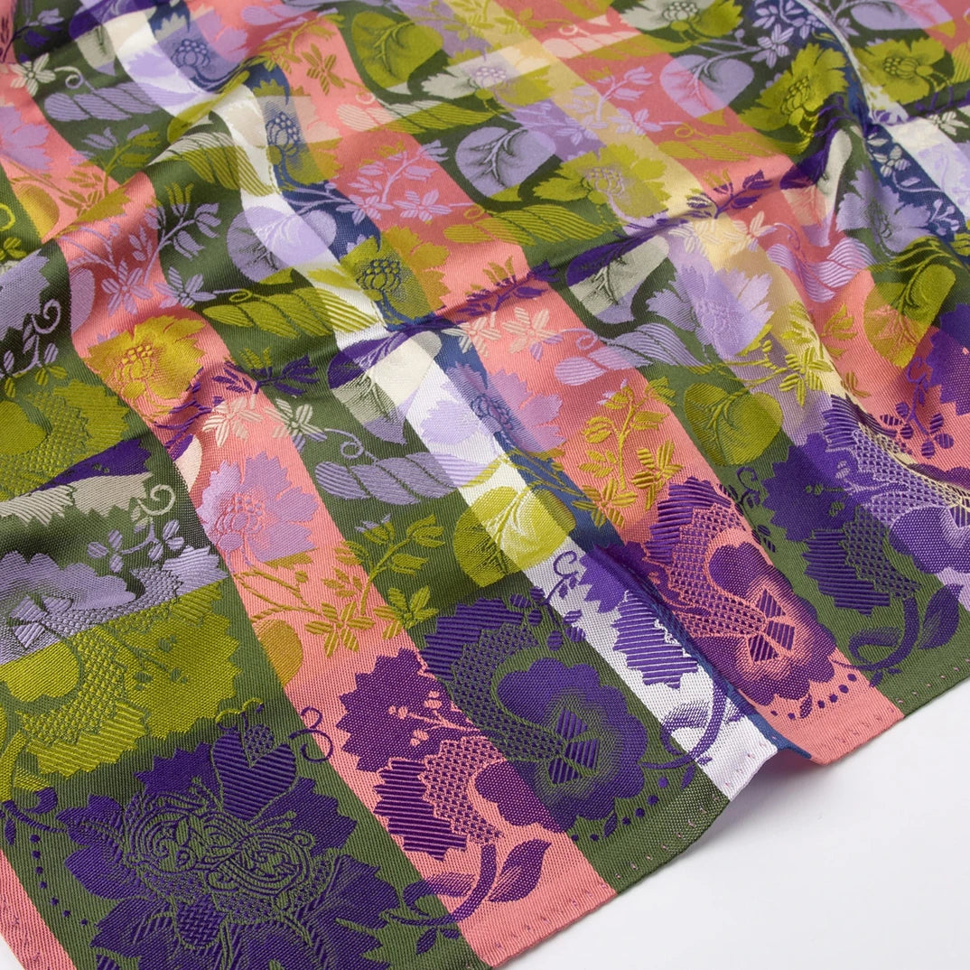 Estelle Silkeskjerf  ⎮  23