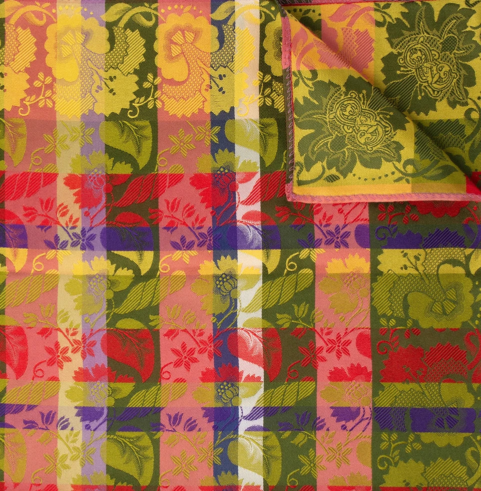 Estelle Silkeskjerf  ⎮  24