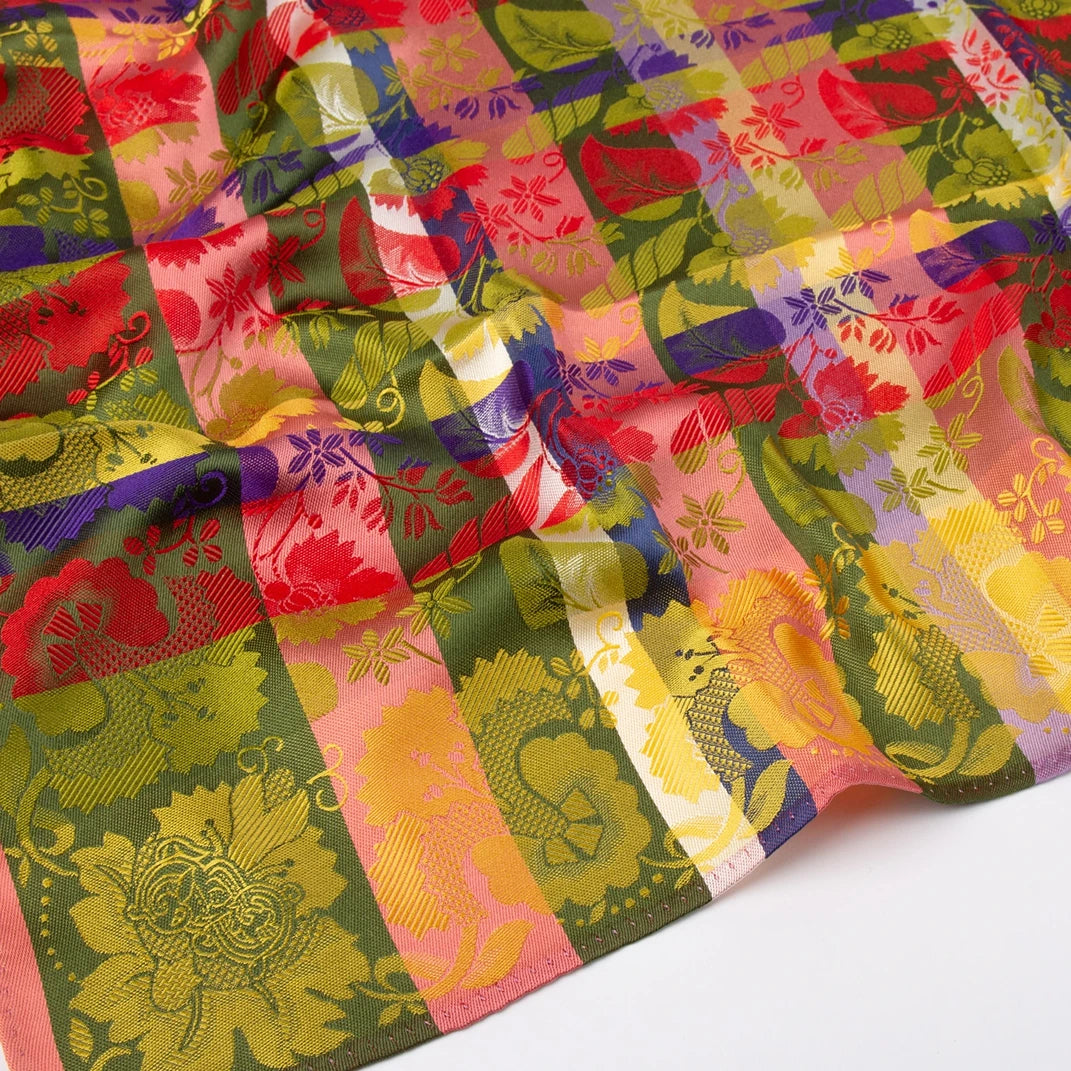 Estelle Silkeskjerf  ⎮  24