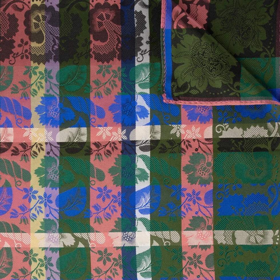 Estelle Silkeskjerf  ⎮  25