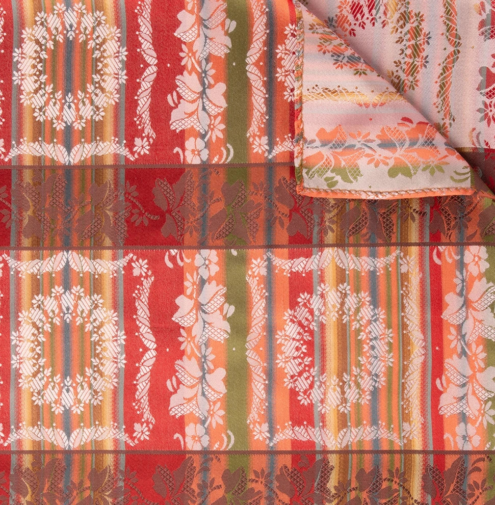 Victoria Silkeskjerf  ⎮  50