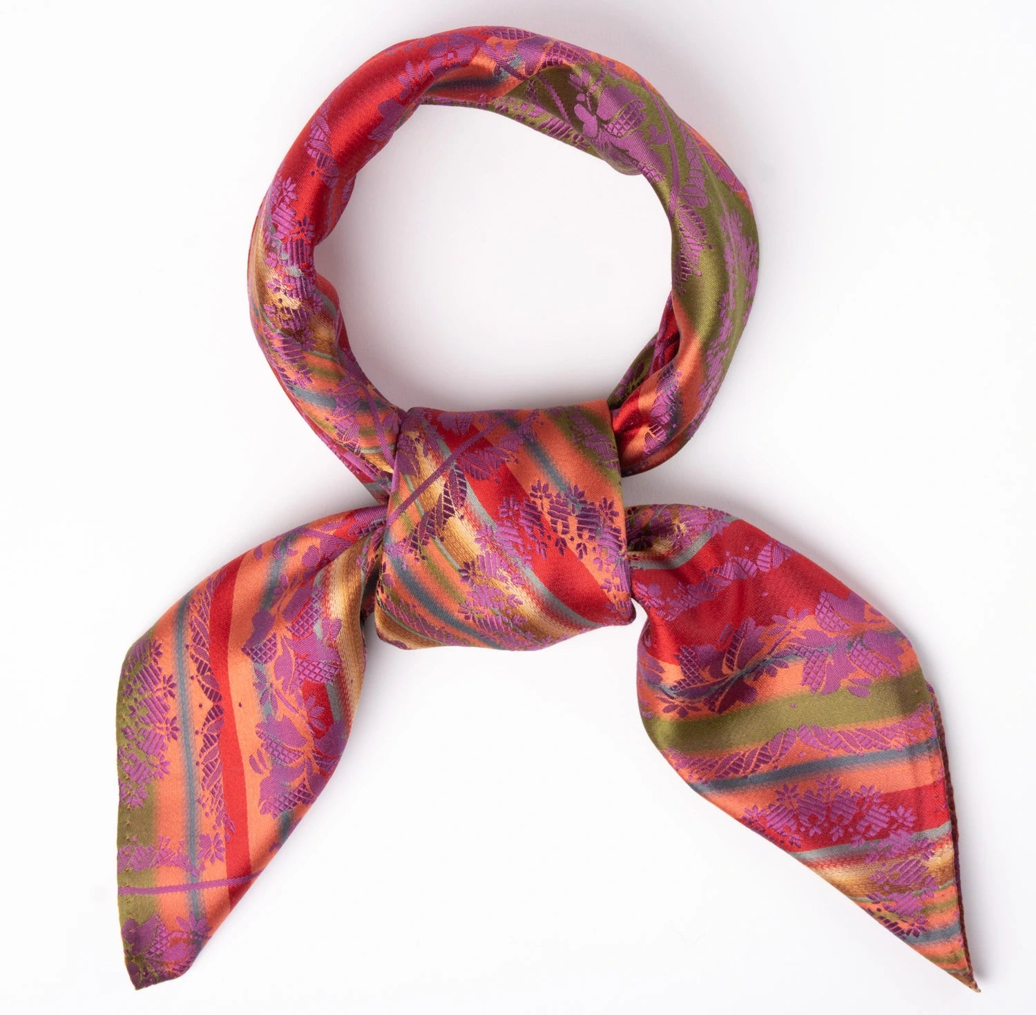 Victoria Silkeskjerf  ⎮  57