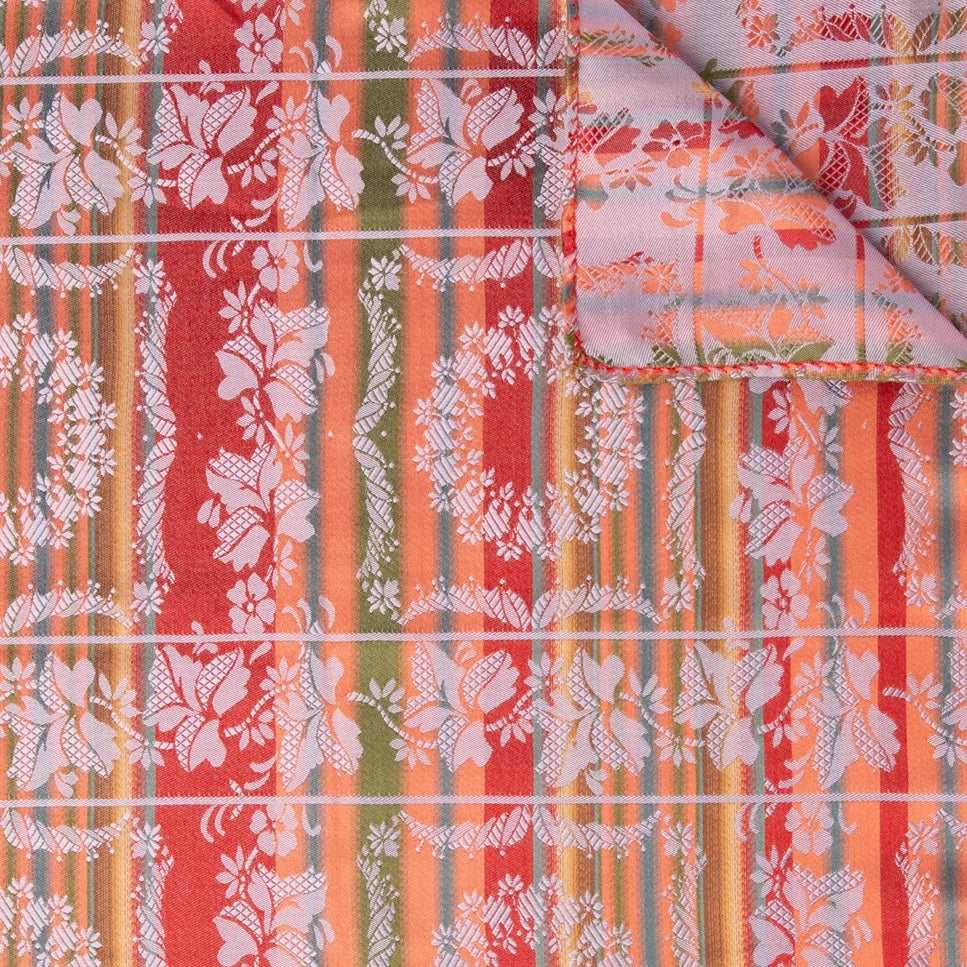 Victoria Silkeskjerf  ⎮  60