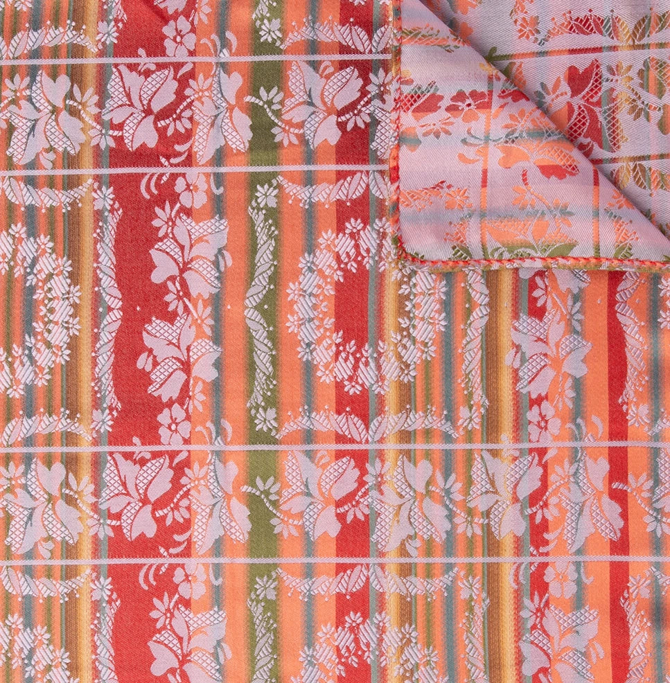 Victoria Silkeskjerf  ⎮  60