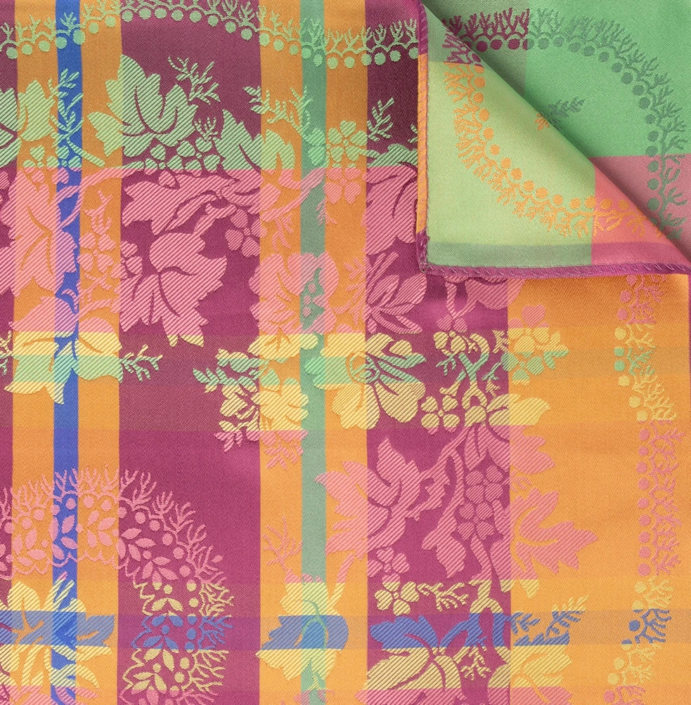 Madeleine Silkeskjerf  ⎮  2