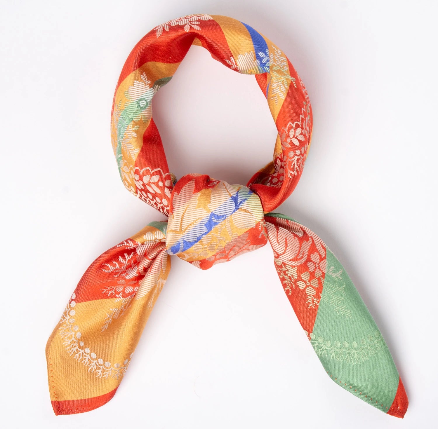 Madeleine Silkeskjerf  ⎮  10