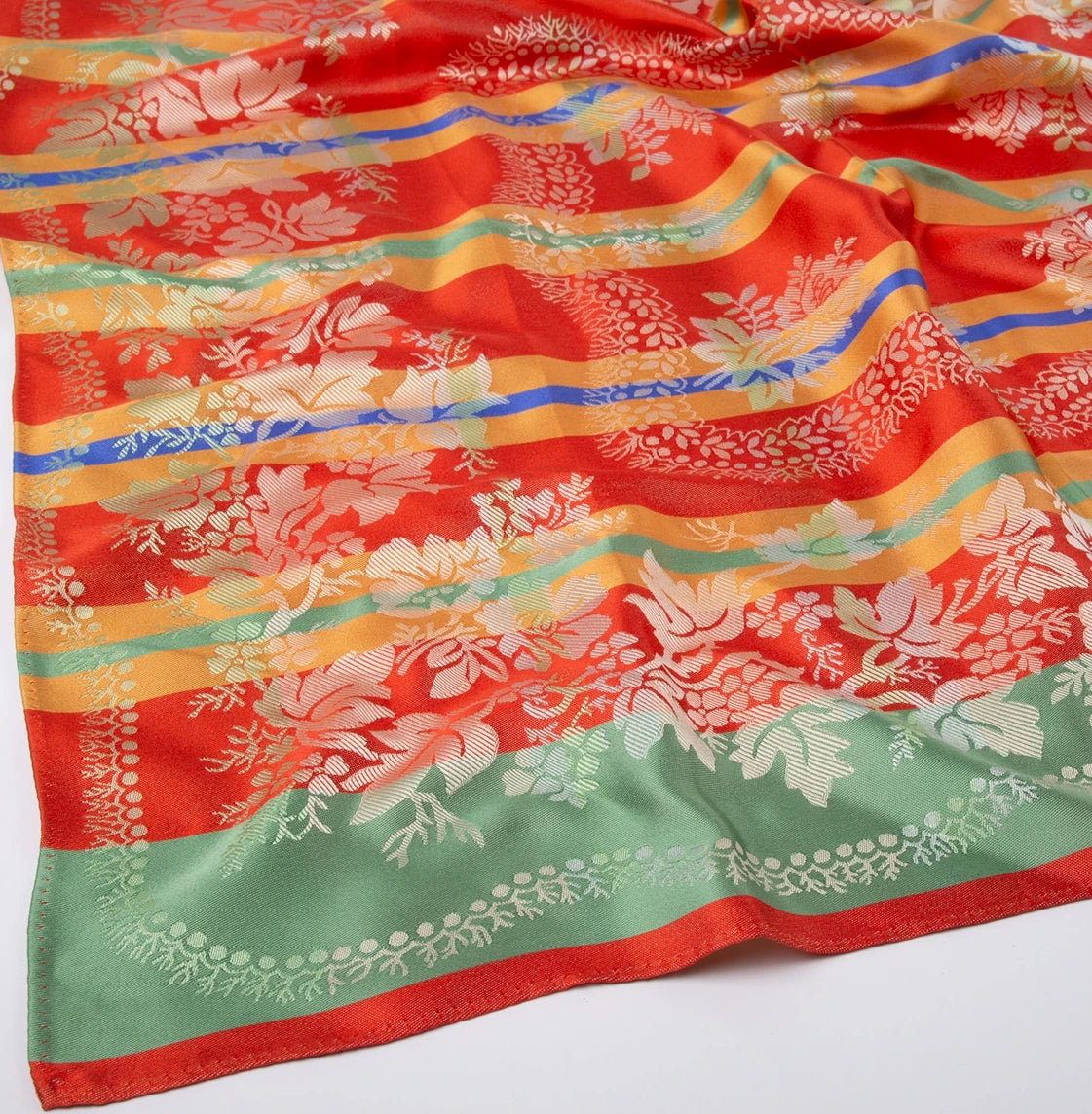 Madeleine Silkeskjerf  ⎮  10