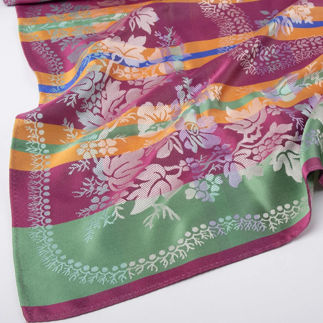 Madeleine Silkeskjerf  ⎮  20